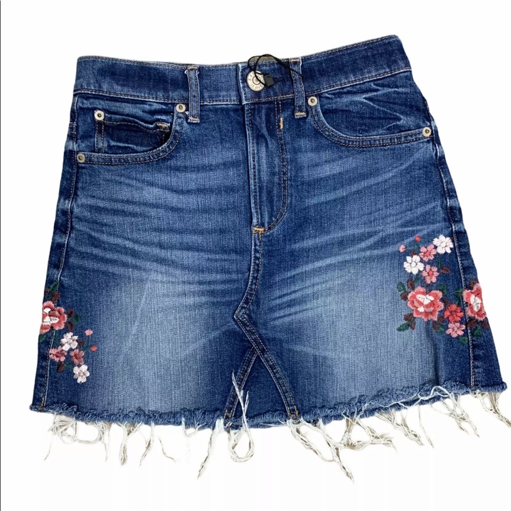 Express Frayed Embroidered Stretch Mini Jeans Skirt Size 6